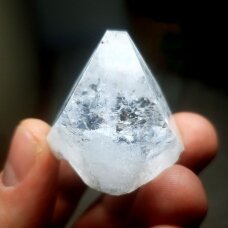 Apofilito kristalas