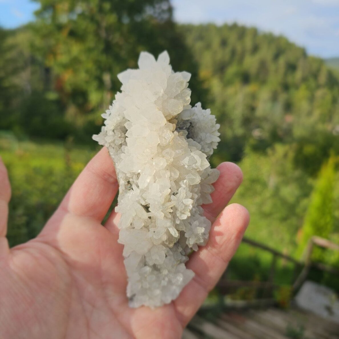 Chalcedono ir krištolo drūza