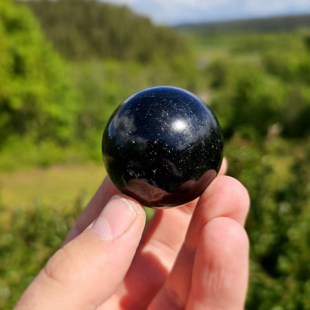 Juodojo turmalino rutulys 1