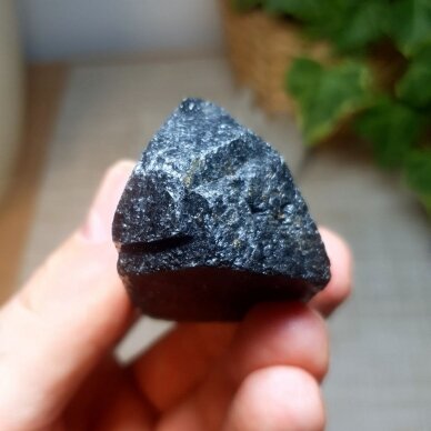 Juodojo turmalino kristalas 1