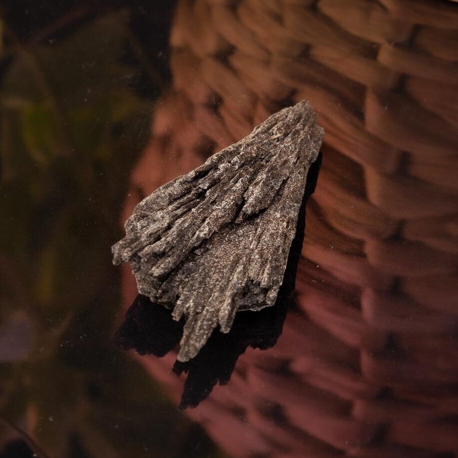 Juodasis kianitas