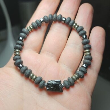 Lavos apyrankė su piritu, hematitu ir turmalinu
