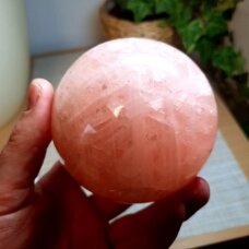 Rožinio kvarco sfera 1119g