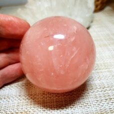 Rožinio kvarco sfera 395g