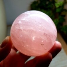 Rožinio kvarco sfera 420g