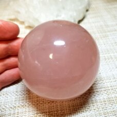 Rožinio kvarco sfera 578g