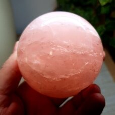 Rožinio kvarco sfera 678g