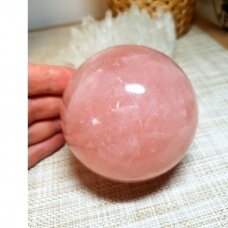 Rožinio kvarco sfera 948g