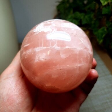Rožinio kvarco sfera 1023g