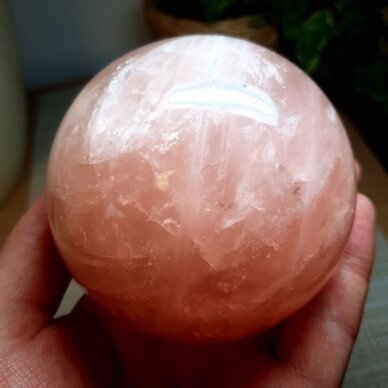 Rožinio kvarco sfera 1119g 1