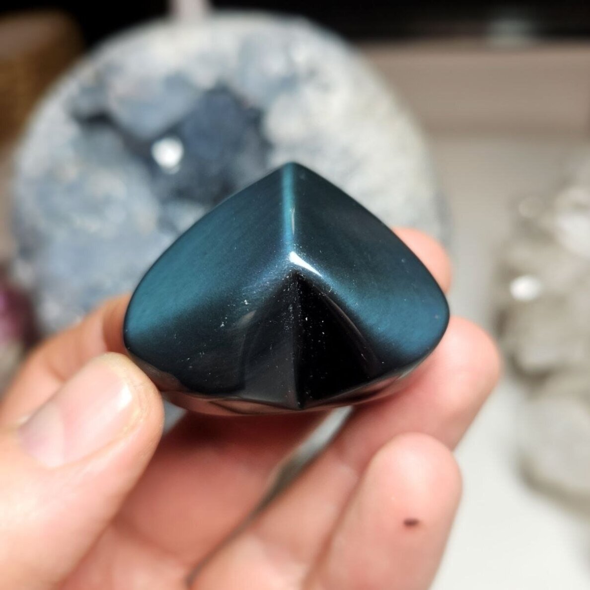 Vaivorykštinio obsidiano širdelė 2