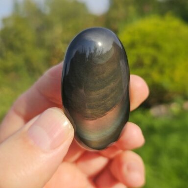 Vaivorykštinio obsidiano delninukas